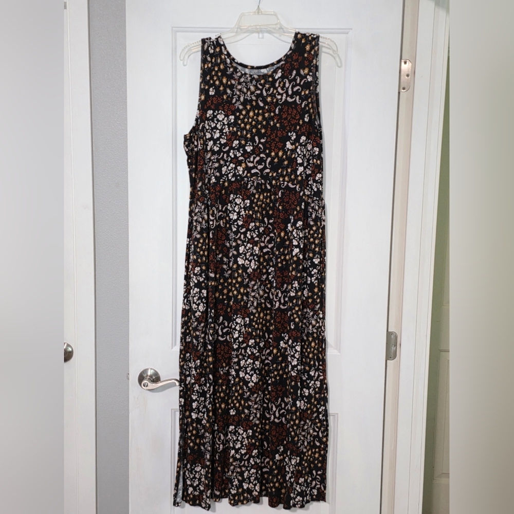 Floral Sleeveless Maxi Dress